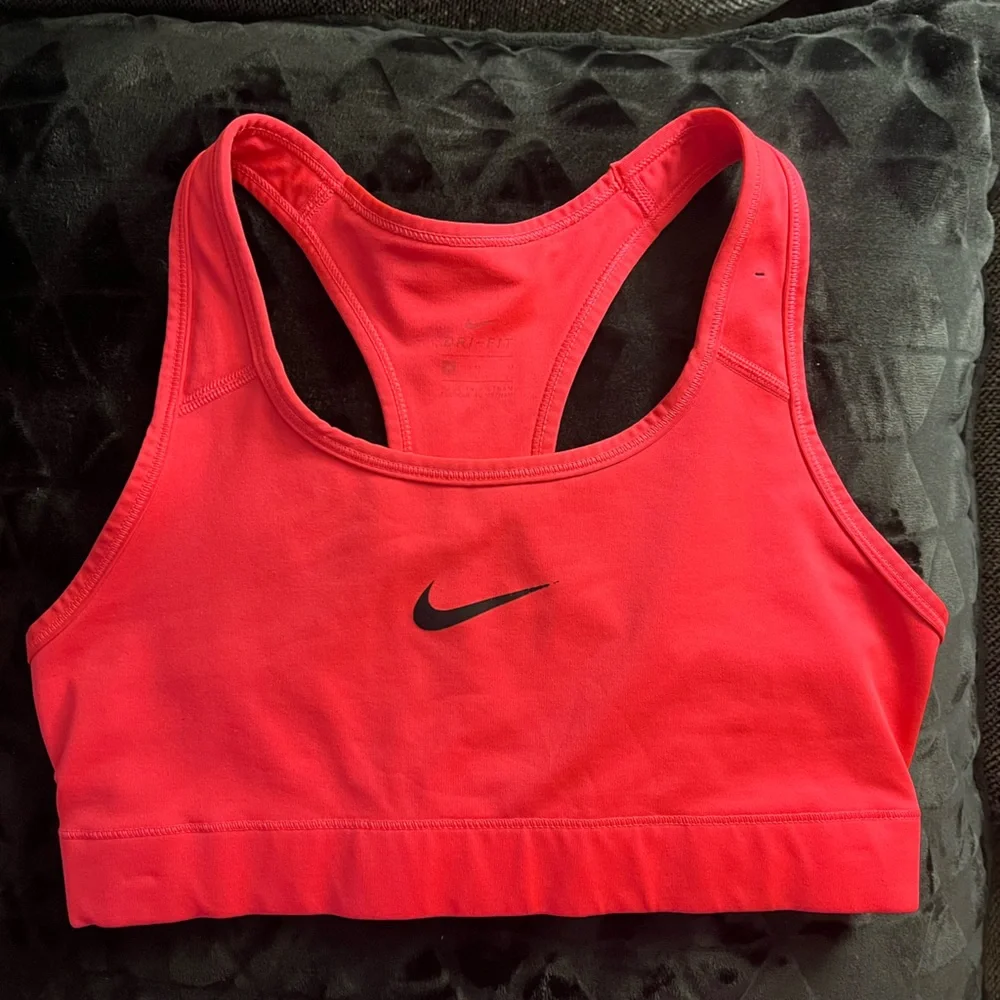 Nike Women's Vibrant Pink Sports Bra - Picture 2 of 5